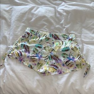 LF RUMOR Boutique feather pattern shorts